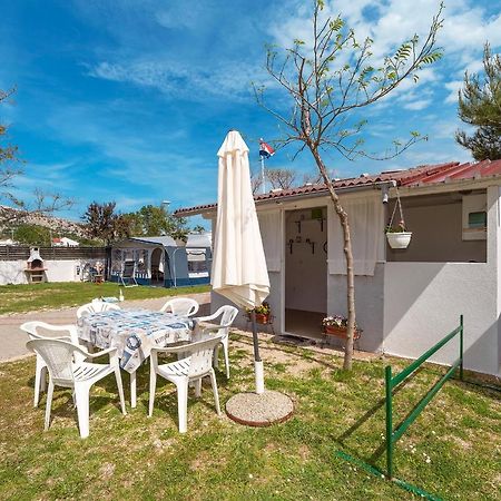 Camp Mali Bungalow Baska  Luaran gambar
